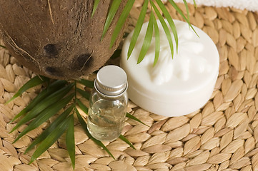 Image showing Coconut oil for alternative therapy