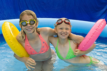 Image showing Children in paddling pool