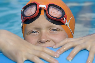 Image showing Children in paddling pool