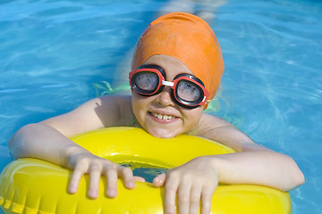 Image showing Children in paddling pool