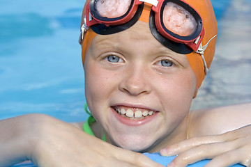 Image showing Children in paddling pool