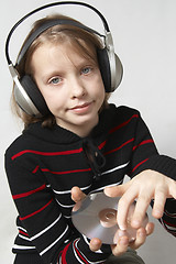 Image showing Listen to music