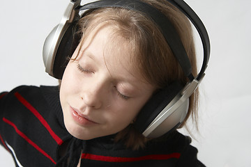 Image showing Listen to music