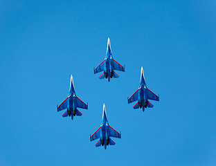 Image showing Aerobatic group 