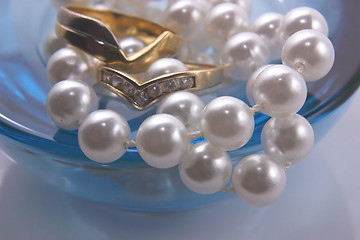 Image showing pearls and rings