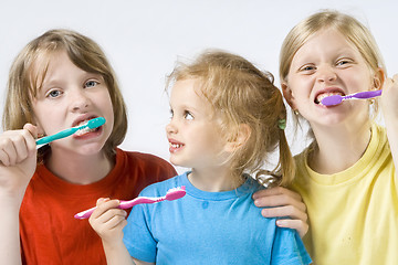 Image showing Children brushing teeth