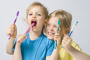 Image showing Children brushing teeth