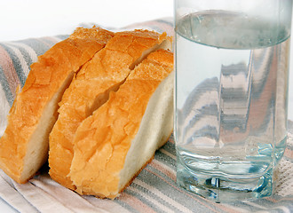 Image showing Bread and water