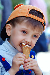 Image showing Boy with ice cream