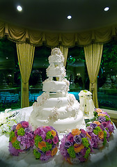 Image showing Elaborate Floral Wedding Cake