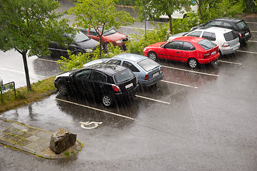 Image showing Cars on a rainy day