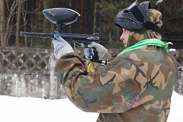 Image showing Paintball extreme sport game player