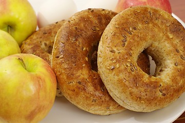 Image showing bagels apples