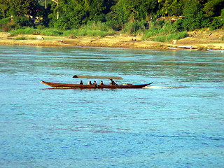 Image showing Crossing the Mekong between Laos and Thailand