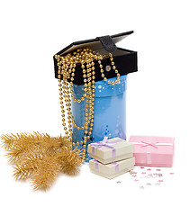 Image showing Gift of the box and necklace