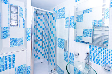 Image showing Blue bathroom 2