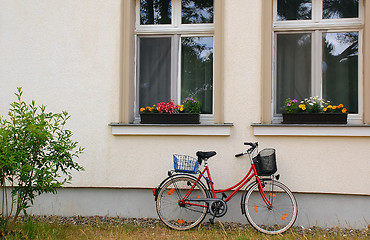 Image showing Bicycle against the Wall