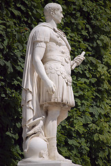 Image showing white statue1