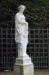Image showing white statue4