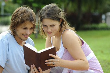 Image showing Reading couple