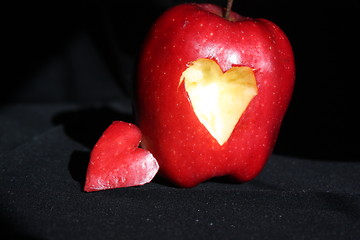 Image showing Valentine apple