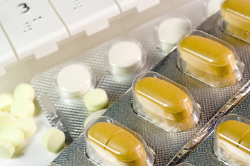 Image showing pills and tablets