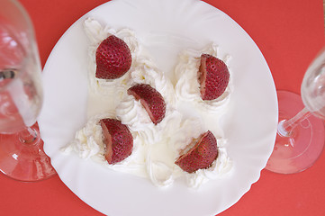 Image showing strawberries and champagne