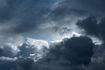 Image showing Gloomily clouds