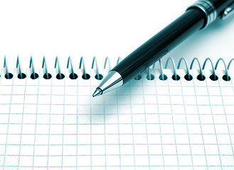 Image showing The notepad and pen