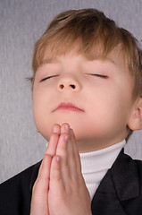 Image showing Boy praying