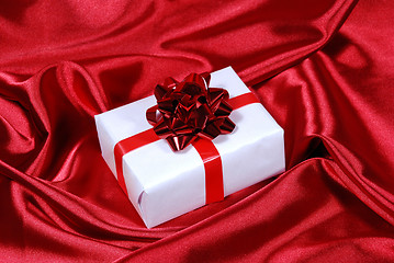 Image showing red gift box