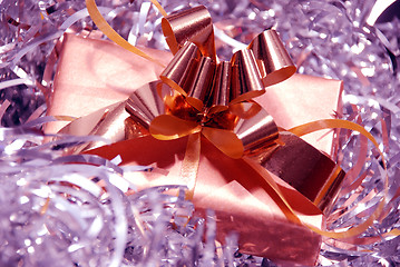 Image showing A single gift box 