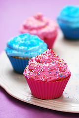 Image showing freshly baked cupcakes 