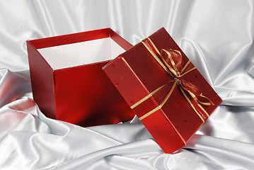 Image showing red gift box