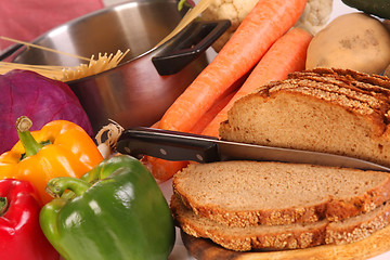 Image showing vegetables and bread