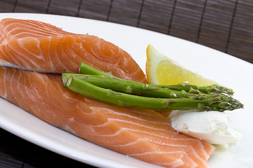 Image showing fresh salmon and asparagus