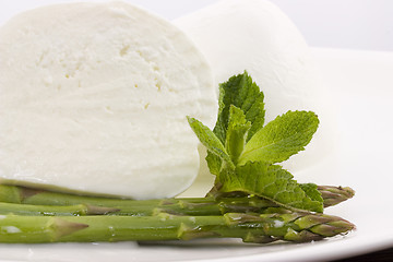 Image showing mozzarella and asparagus