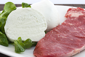 Image showing Beef and mozzarella