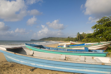 Image showing native fishing boats  desolate beach long bag corn island nicara