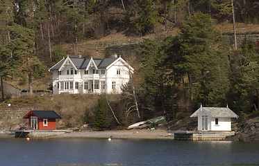 Image showing House near the sea