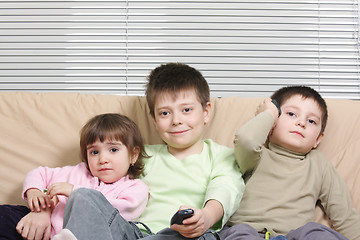Image showing Children on sofa
