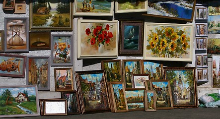 Image showing Stand selling paintings