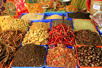 Image showing Spices in an Indian bazaar