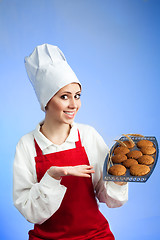 Image showing chef offer tasty cookies