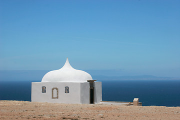 Image showing white house face to sea