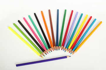Image showing fan from colour pens