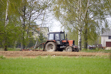 Image showing farmer on the field