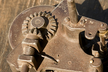 Image showing rusty gear