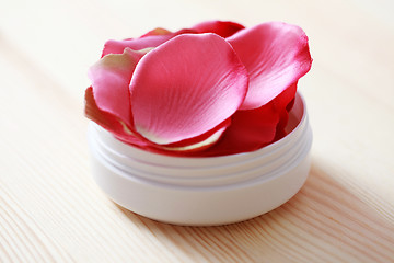 Image showing rose face cream