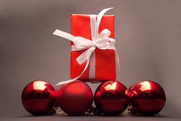 Image showing Present and christmas balls